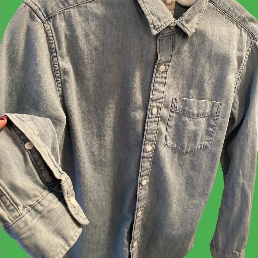 American Eagle - Picture 2 of 3